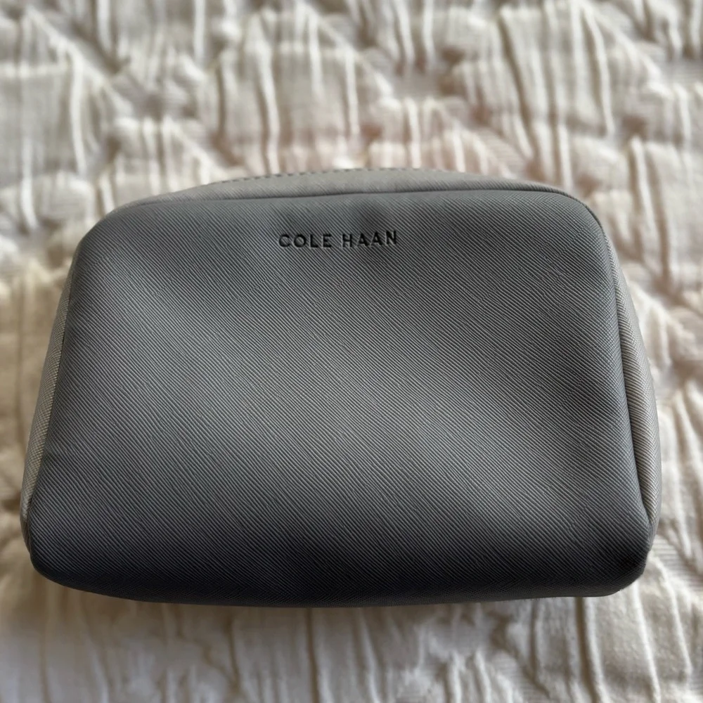 AMERICAN AIRLINES Cole Haan grey/orange amenity kit‎ bag -cosmetic travel holder